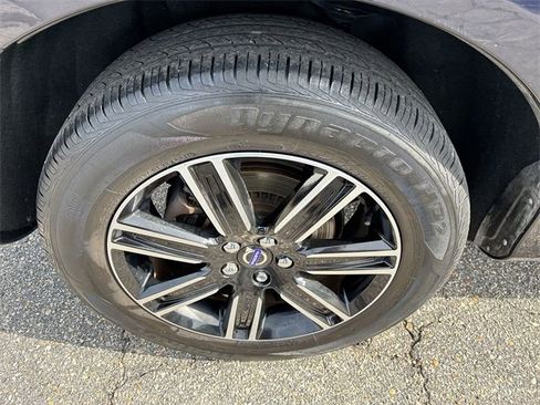 Used 2017 Volvo XC60 T5 Dynamic w/ Preferred Option Package image 11