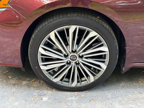 Used 2024 Nissan Altima 2.5 SL AWD/4WD image 5