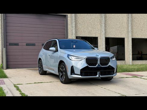 Used 2025 BMW X3 xDrive30i AWD/4WD image 1
