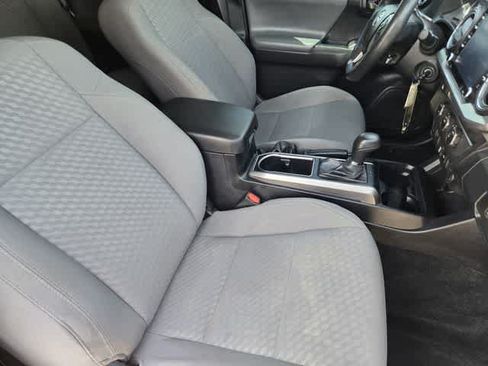 Used 2022 Toyota Tacoma SR5 RWD image 14