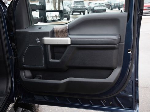 Used 2019 Ford F350 Lariat image 12