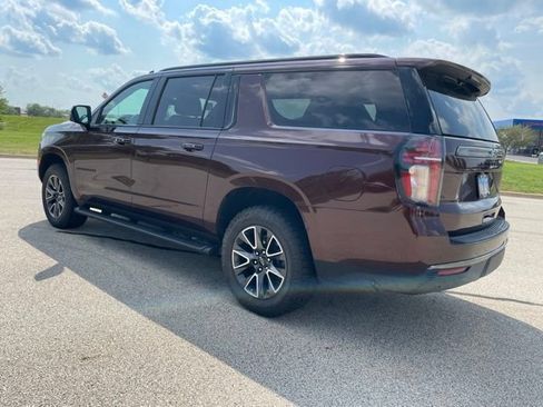 Used 2022 Chevrolet Suburban Z71 w/ Luxury Package AWD/4WD image 4