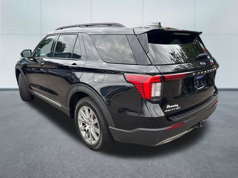 Used 2025 Ford Explorer Active w/ Active Comfort Package AWD/4WD image 2