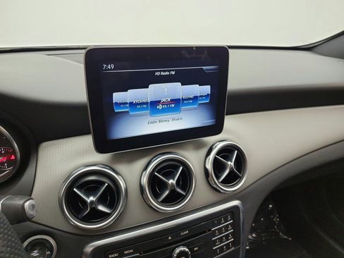 Used 2019 Mercedes-Benz GLA 250 image 10