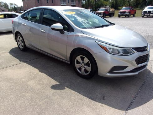 Used 2018 Chevrolet Cruze LS w/ LS Fleet Convenience Package FWD image 3