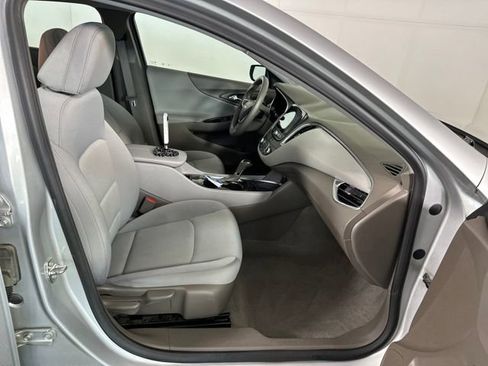Used 2020 Chevrolet Malibu LT image 28