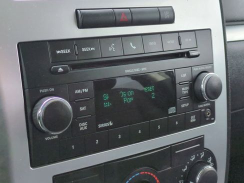 Used 2010 Dodge Charger SXT image 29