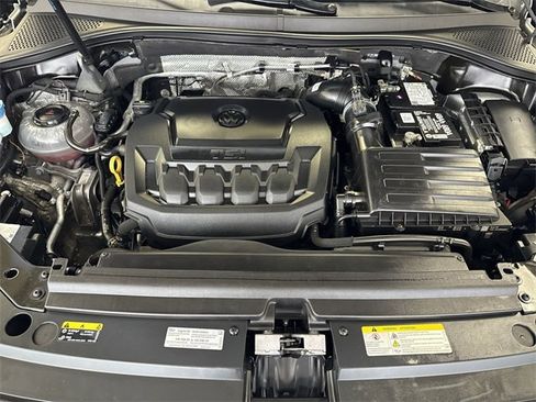 Used 2022 Volkswagen Tiguan SE R-Line image 29