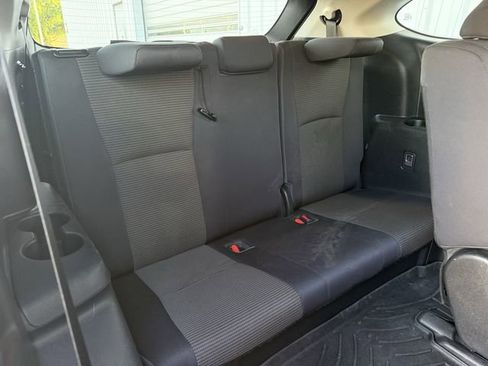 Used 2023 Toyota Highlander LE image 32