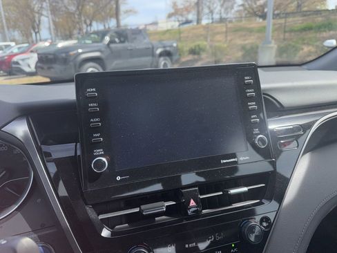 Used 2021 Toyota Camry XLE w/ Cold Weather Package image 7