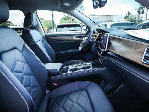 New 2026 Volkswagen Atlas SE image 26