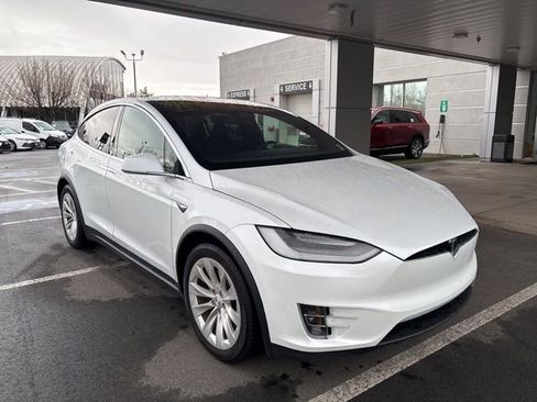 Used 2020 Tesla Model X Long Range image 3