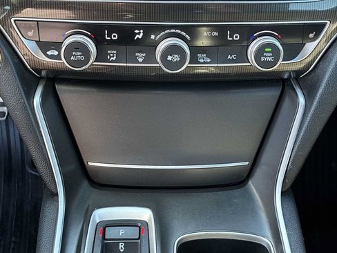 Used 2018 Honda Accord Sport image 17