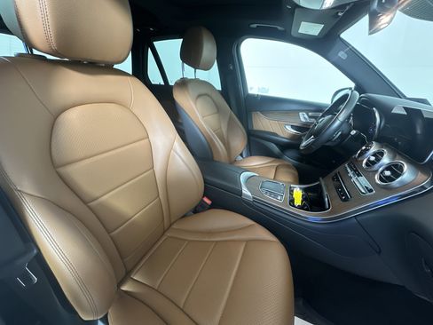 Used 2022 Mercedes-Benz GLC 300 4MATIC image 25