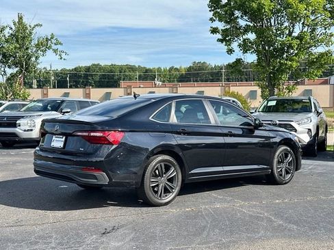 Used 2022 Volkswagen Jetta SE FWD image 5