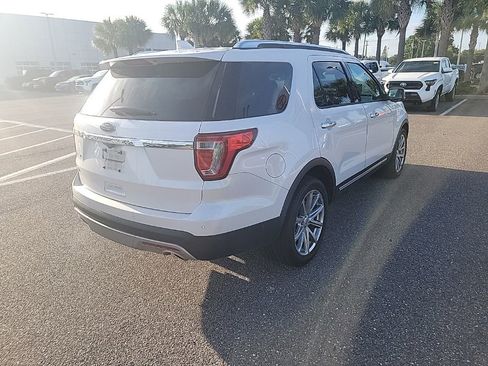 Used 2017 Ford Explorer Limited w/ Equipment Group 301A FWD image 3