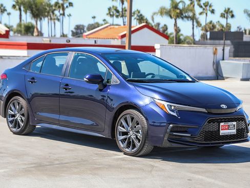 Used 2026 Toyota Corolla XSE FWD image 4