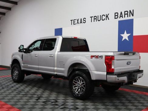 Used 2018 Ford F250 Lariat w/ Lariat Value Package AWD/4WD image 11