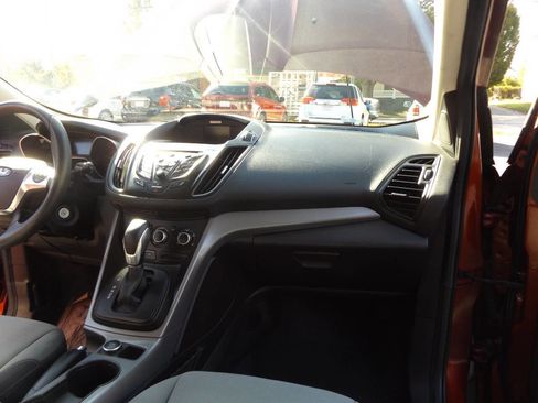 Used 2016 Ford Escape SE image 25