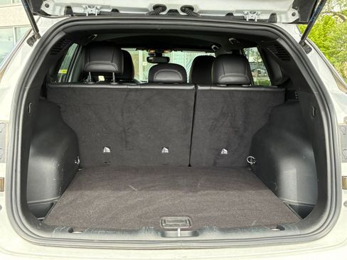 Used 2025 Jeep Compass Limited image 32