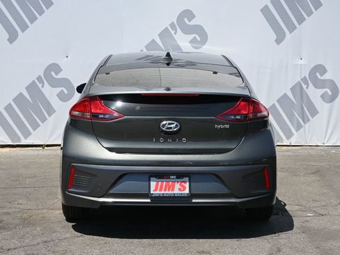 Used 2020 Hyundai Ioniq SE FWD image 4