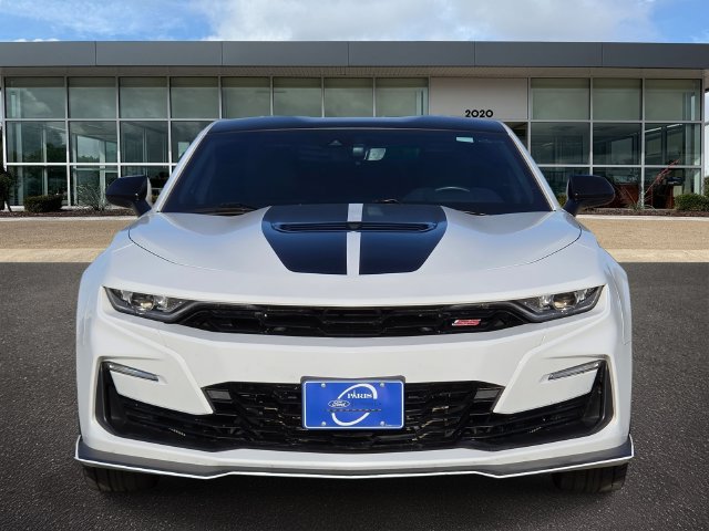 Used 2020 Chevrolet Camaro SS RWD image 2
