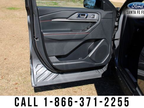 Used 2025 Ford Explorer ST-Line w/ Premium Package RWD image 19