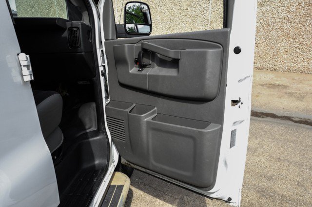 Used 2018 Chevrolet Express 2500 w/ Driver Convenience Package RWD image 29