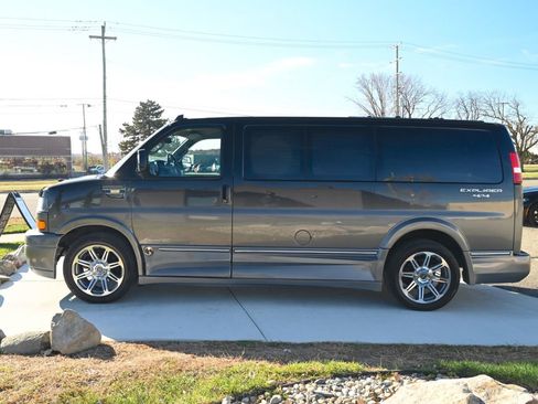 Used 2018 GMC Savana 2500 LS image 8