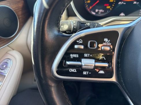 Used 2022 Mercedes-Benz GLC 300 4MATIC image 16