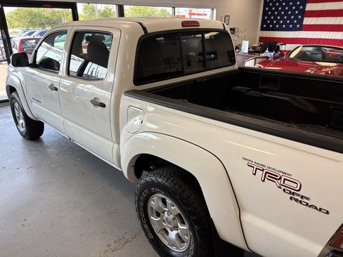 Used 2010 Toyota Tacoma PreRunner w/ TRD Off-Road Pkg w/JBL Audio RWD image 11