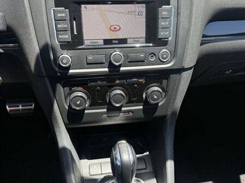 Used 2011 Volkswagen Golf 2-Door FWD image 12