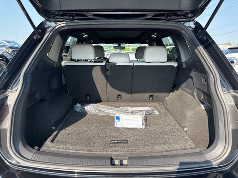Used 2021 Volkswagen Tiguan SE R-Line AWD/4WD image 28