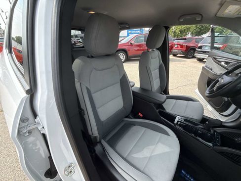 Used 2025 Chevrolet TrailBlazer LT FWD image 24