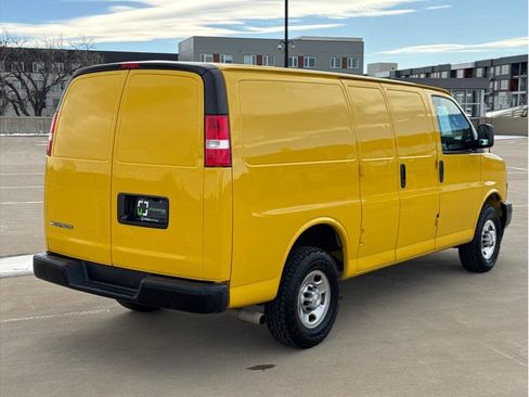 Used 2021 Chevrolet Express 2500 image 8