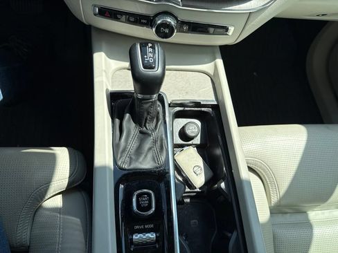 Used 2019 Volvo XC60 T6 Inscription w/ Protection Package Premier AWD/4WD image 21