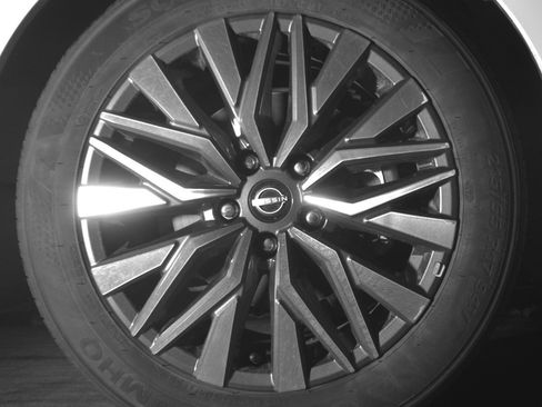 Used 2025 Nissan Altima 2.5 SV FWD image 13