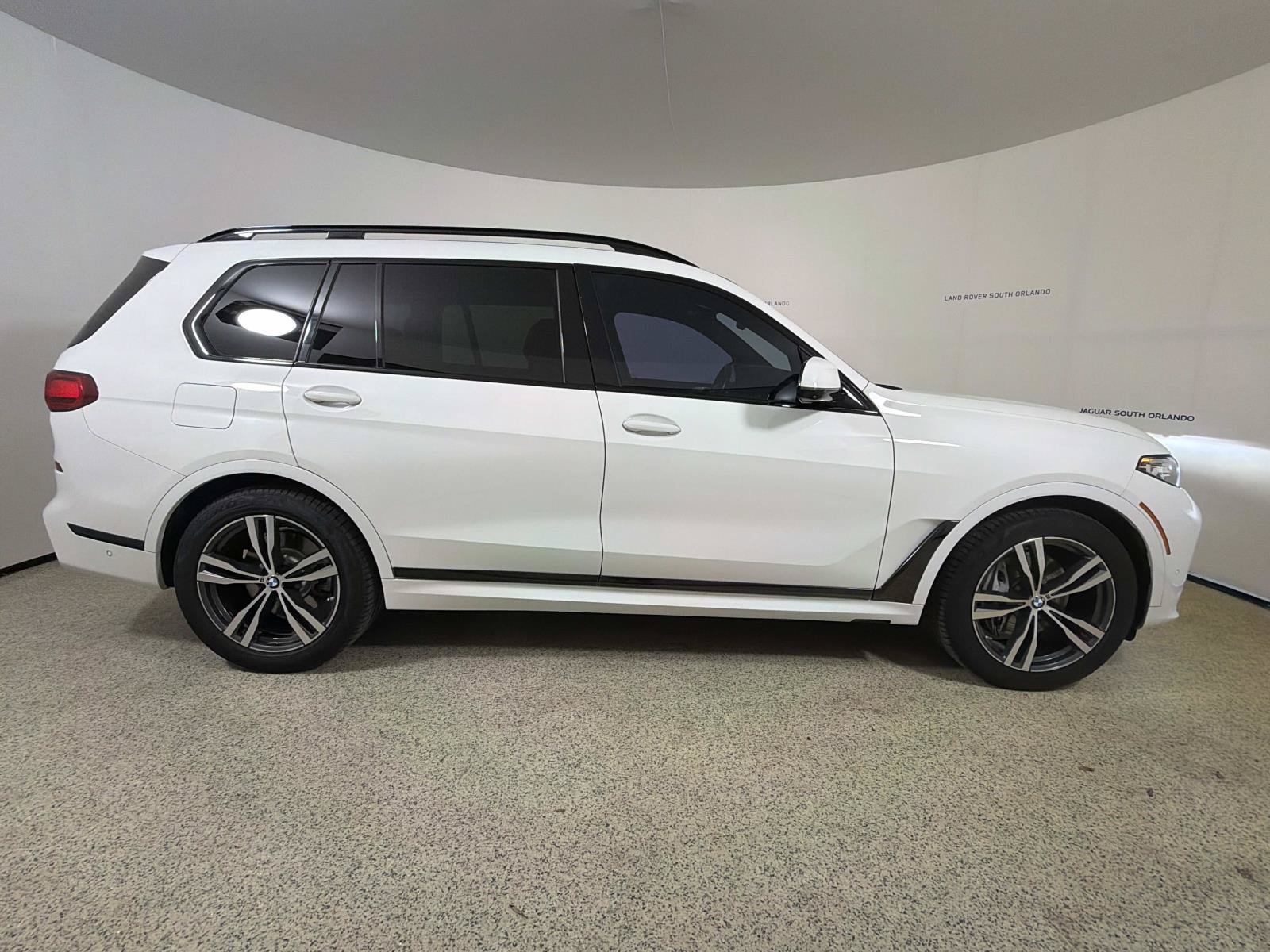 Used 2021 BMW X7 xDrive40i w/ M Sport Package AWD/4WD image 6