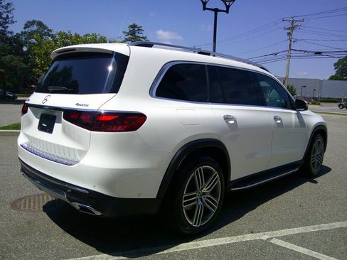 Used 2024 Mercedes-Benz GLS 450 4MATIC image 12