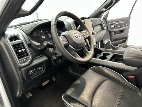 Used 2025 RAM 2500 Laramie AWD/4WD image 19