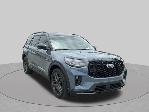 Certified 2025 Ford Explorer ST RWD image 20
