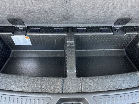 Used 2023 GMC Acadia SLE w/ Driver Convenience Package image 28