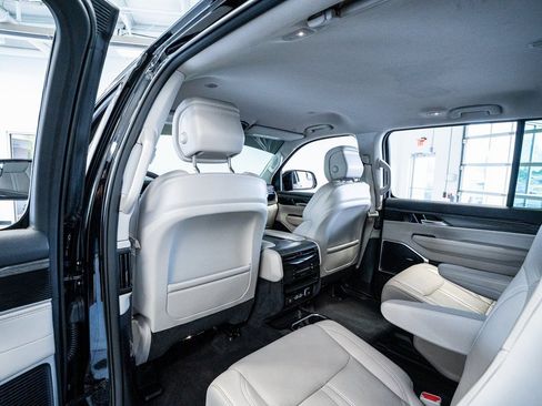 Used 2023 Jeep Wagoneer Series III w/ Preferred Equipment Group image 55