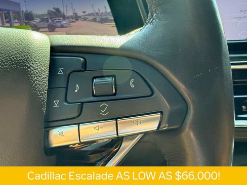 Used 2022 Cadillac Escalade Premium Luxury AWD/4WD image 26