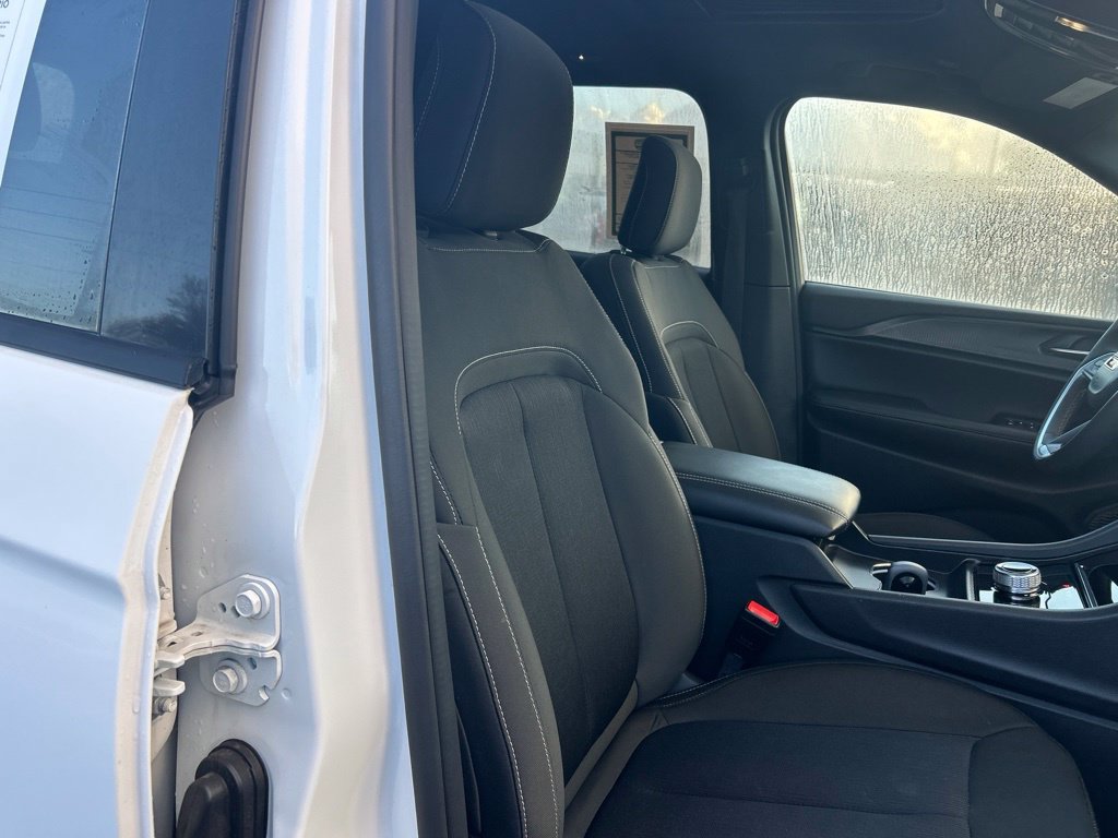 Used 2024 Jeep Grand Cherokee Laredo X w/ Luxury Tech Group I AWD/4WD image 23