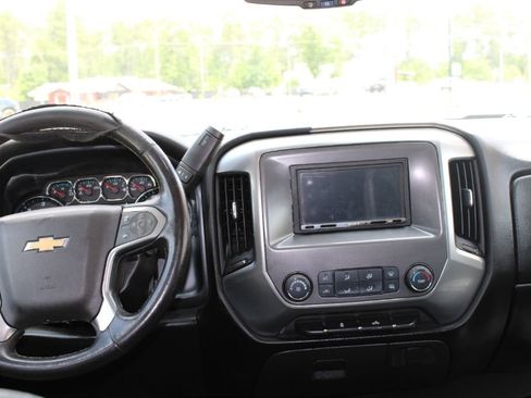 Used 2018 Chevrolet Silverado 1500 LT AWD/4WD image 10