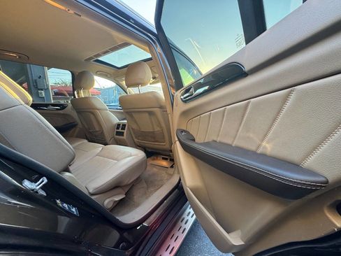 Used 2016 Mercedes-Benz GL 450 GL 450 4MATIC AWD 4dr SUV image 16