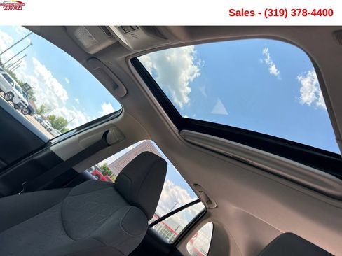 Used 2025 Toyota RAV4 XLE w/ Convenience Package AWD/4WD image 18