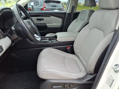 Used 2025 Honda Pilot EX-L image 24