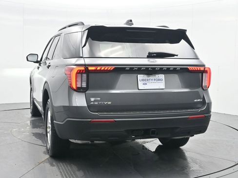 New 2026 Ford Explorer Active AWD/4WD image 9